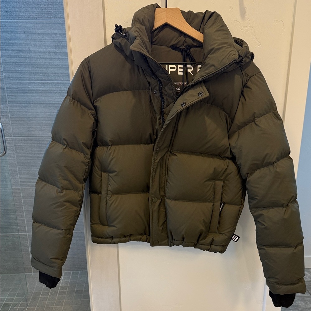 Aritzia Super Puff Jacket in Olive Green